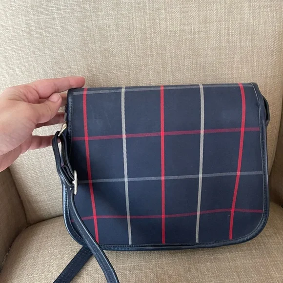 Authentic Burberrys vintage nova check blue crossbody bag (A2003)